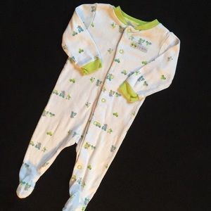 👵🏼Carter’s “Off to Grandmas” Footie Pajamas👵🏼